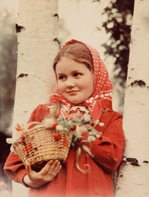 Лот из трех фотографий серии «Аленушка» / Фотограф Н. Хорунжий. 1957.